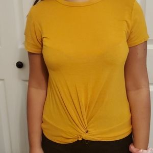 Tied yellow t shirt